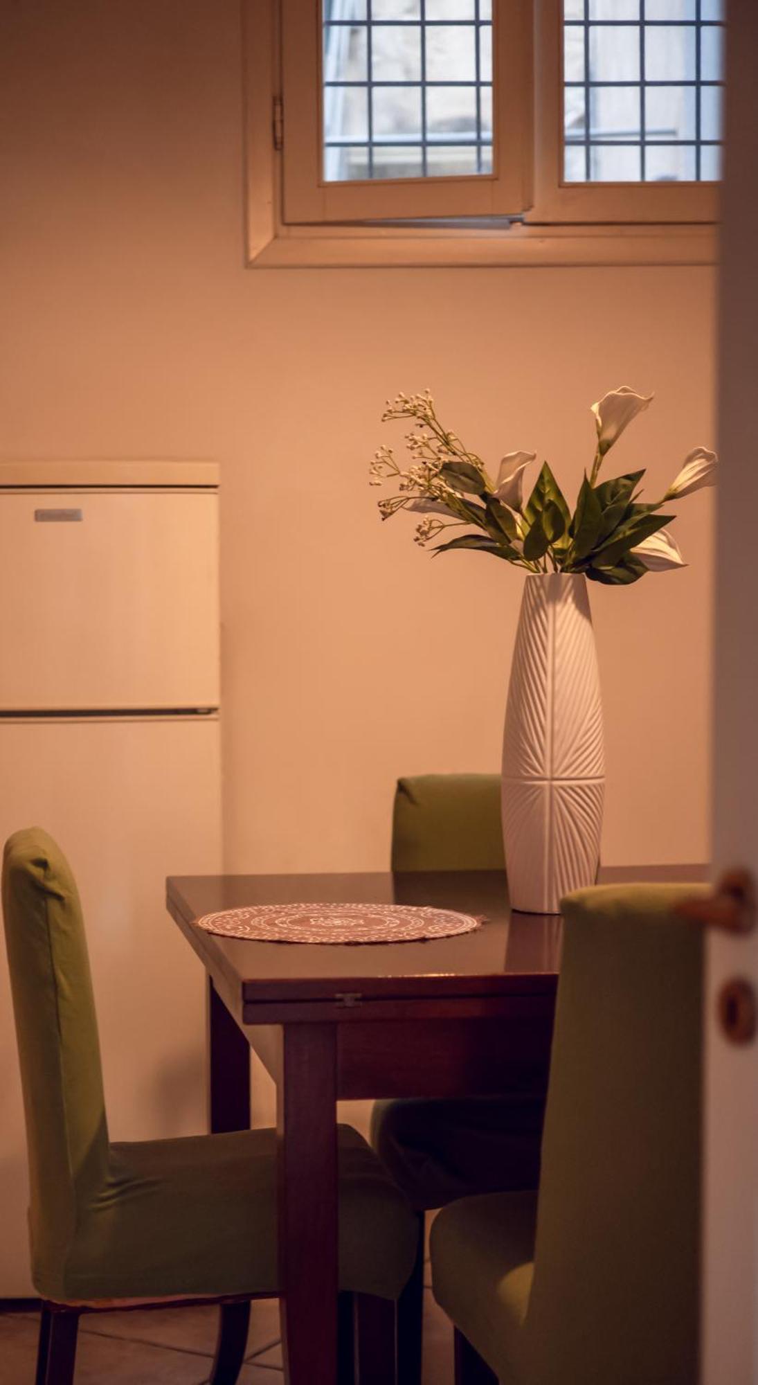 Mary Apt - Historical Residence- Лече Екстериор снимка
